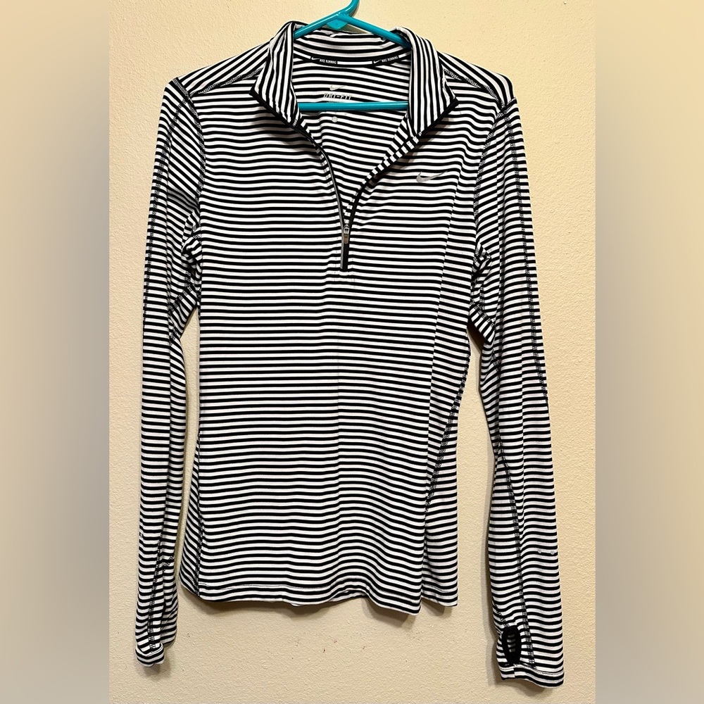 NIKE 1/4 Zip Dri-Fit pullover/workout top